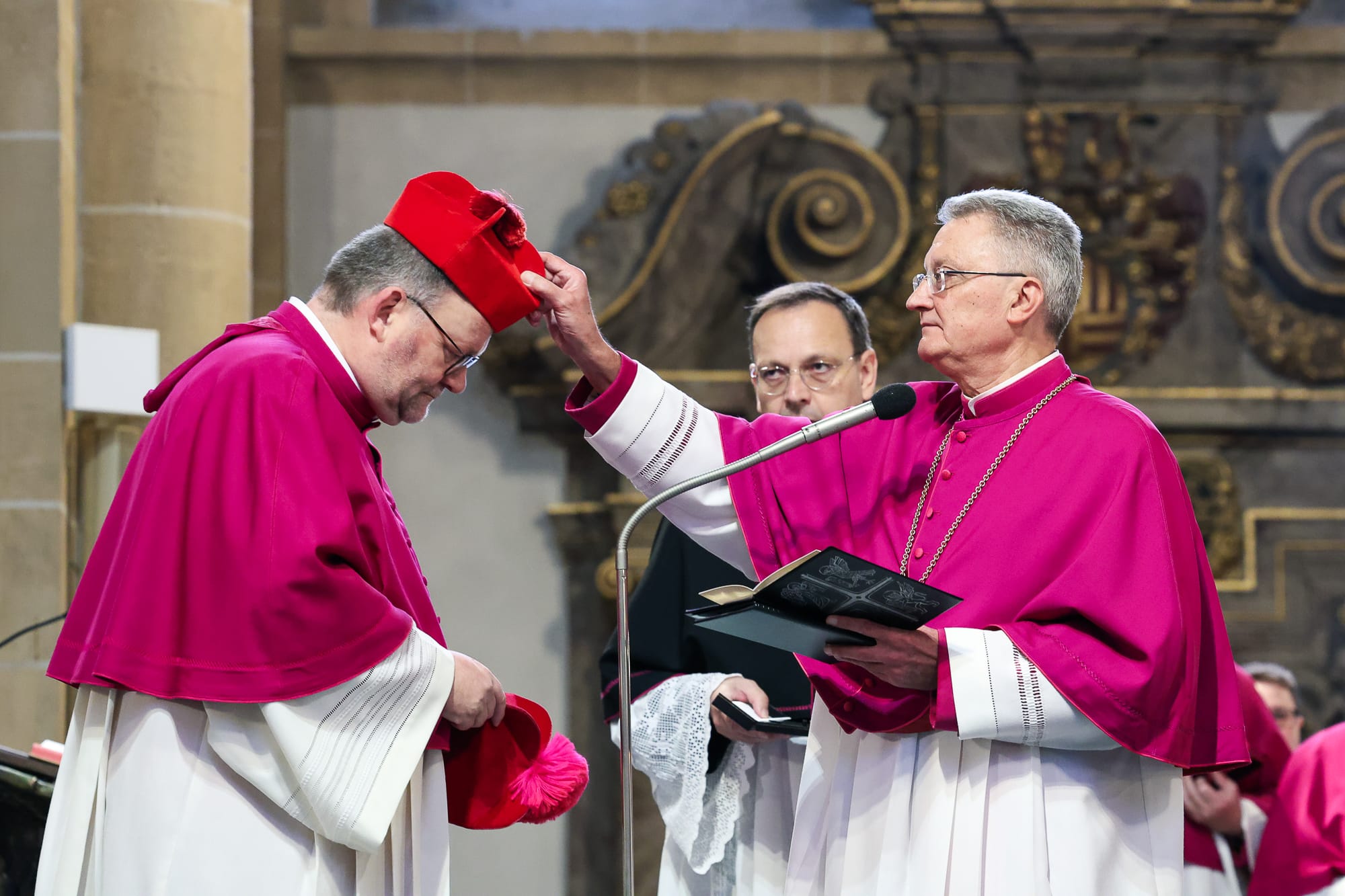 Einführung als nichtresidierender Domkapitular https://wir.attendorn-katholisch.de/content/perma?id=13492